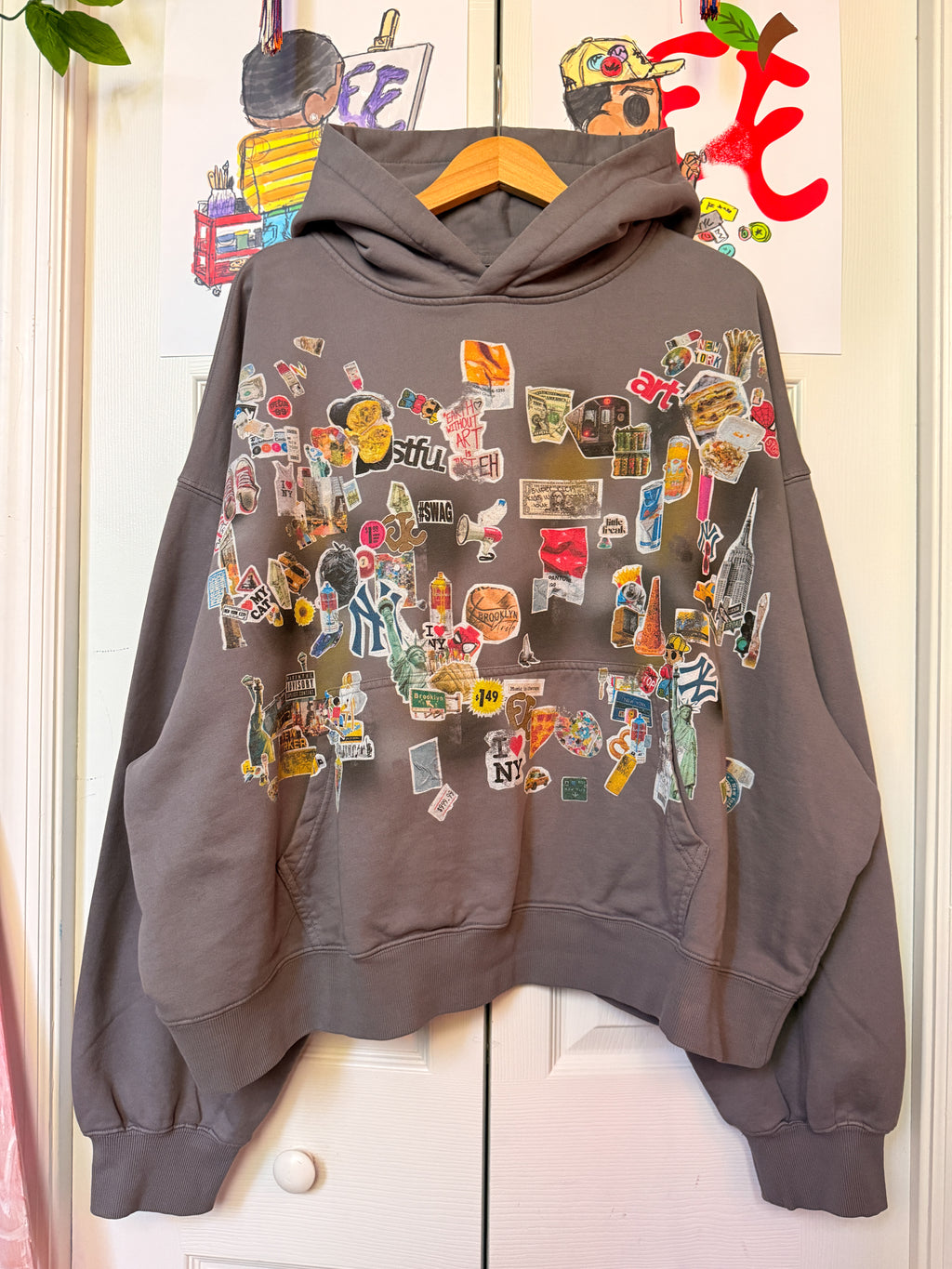 nyc throw up hoodie grey